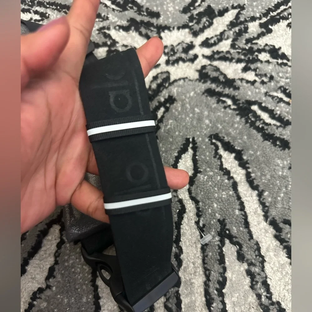 ALO Gray Belt Bag for Men - Picture 5 of 8